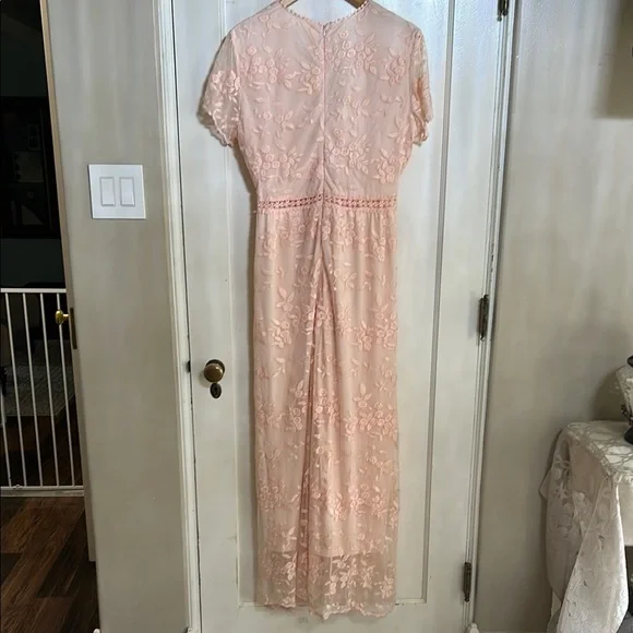 Chic Blush Lace Maxi Dress - Picture 5 of 8